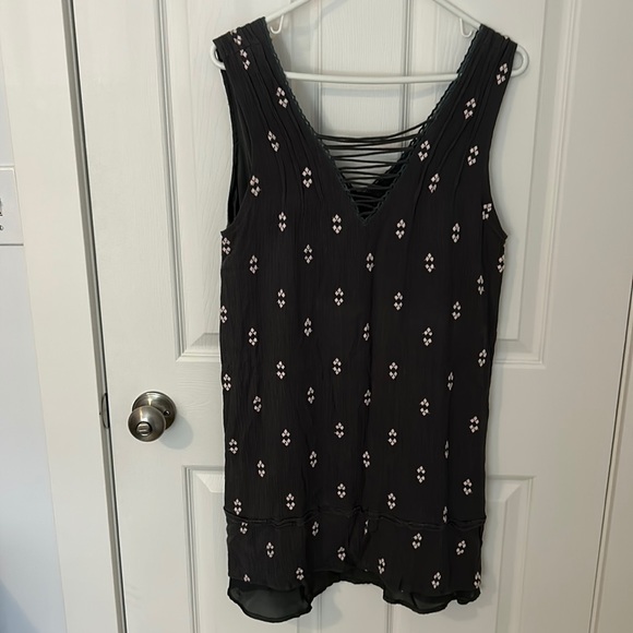 Gentle fawn crepe dress - Picture 1 of 4